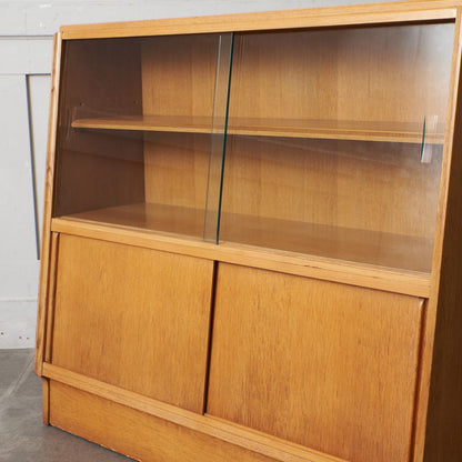 Brandon ガラスキャビネット