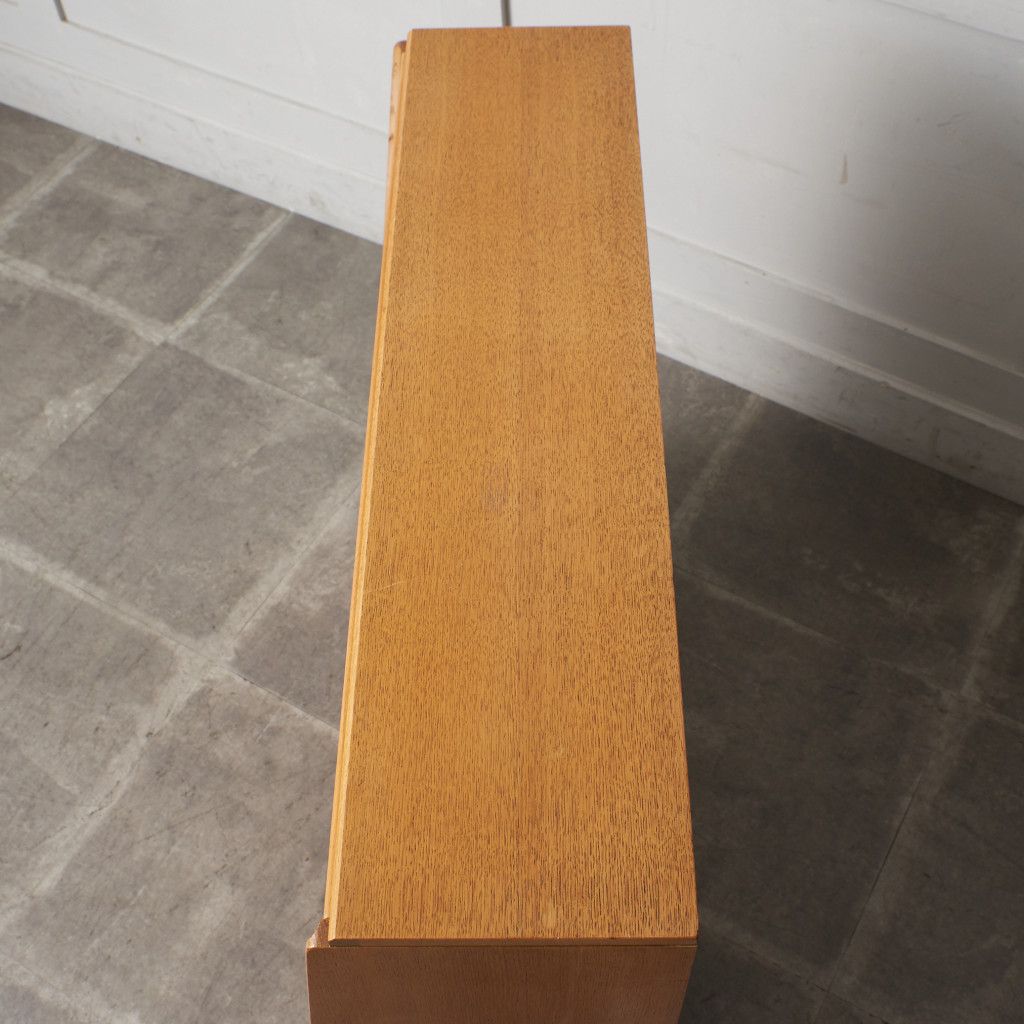 Brandon ガラスキャビネット