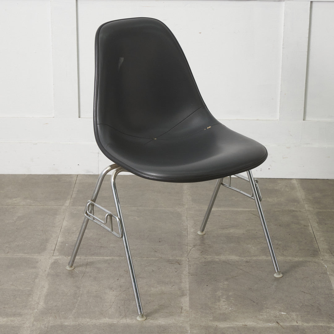 サイドシェルチェア スタッキングベース