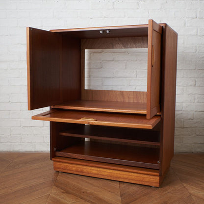 fresco TVキャビネット