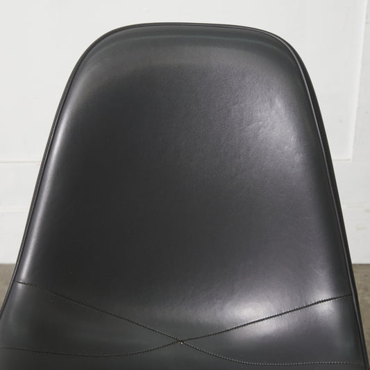 サイドシェルチェア スタッキングベース