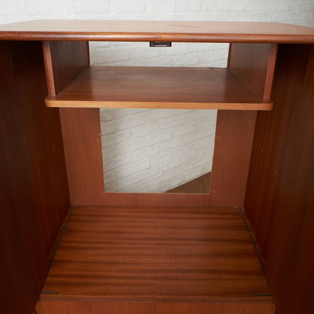 fresco TVキャビネット