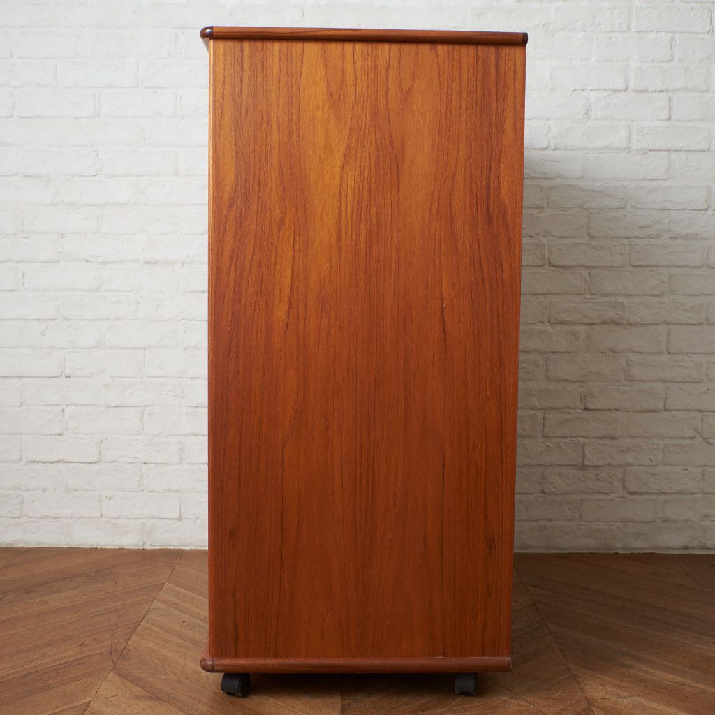 fresco TVキャビネット