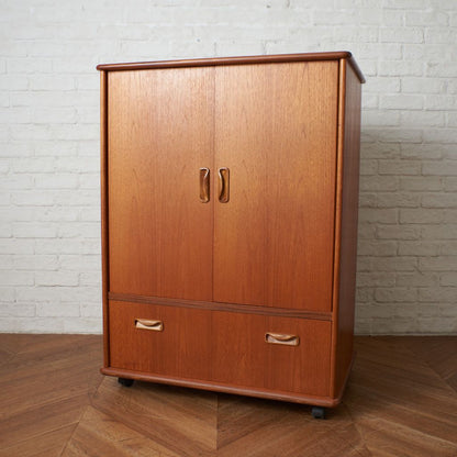 fresco TVキャビネット