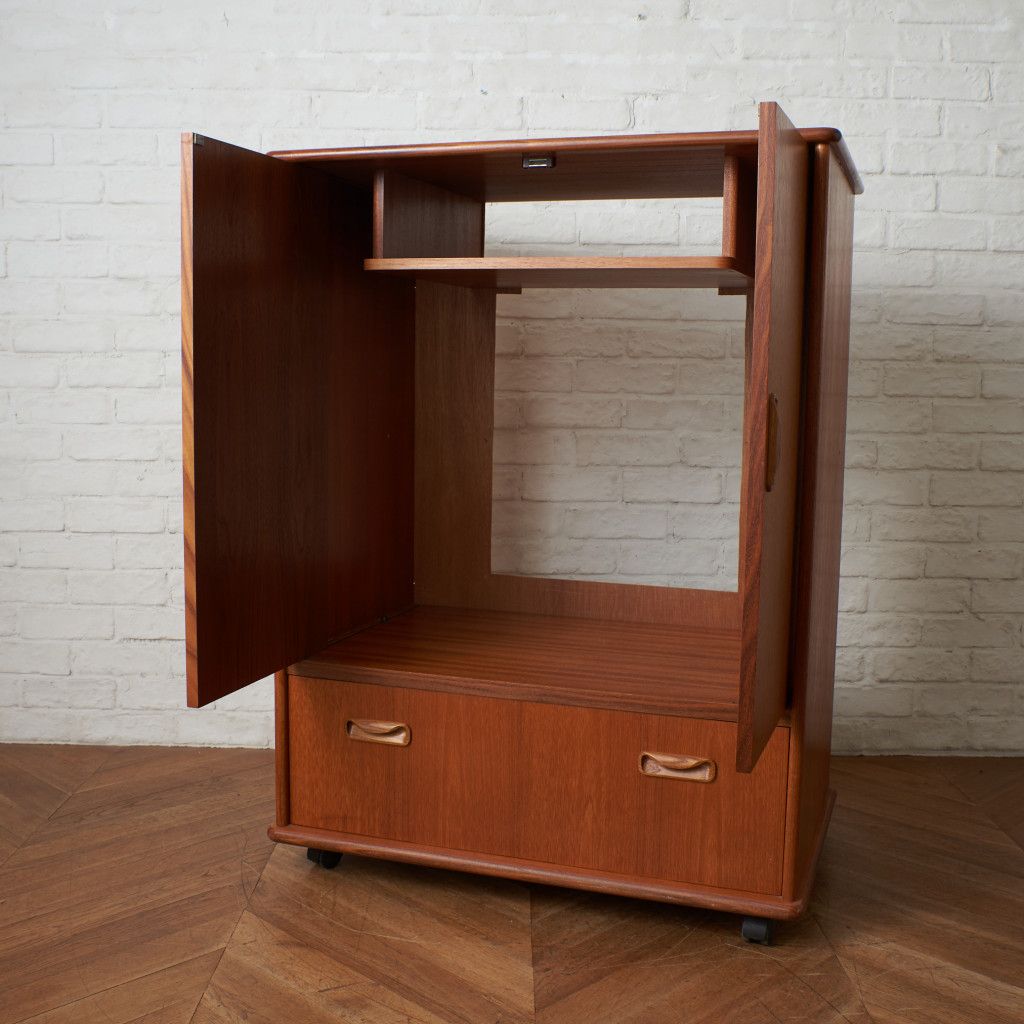 fresco TVキャビネット