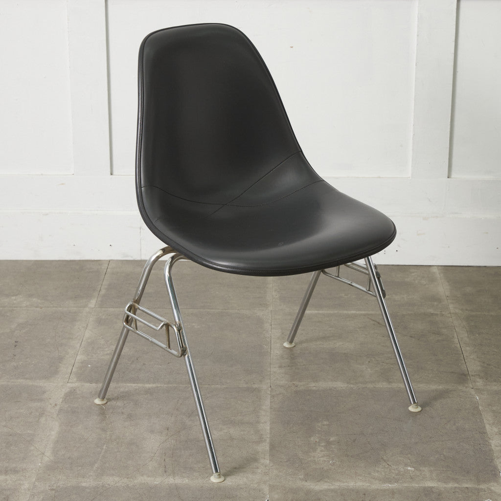 サイドシェルチェア スタッキングベース