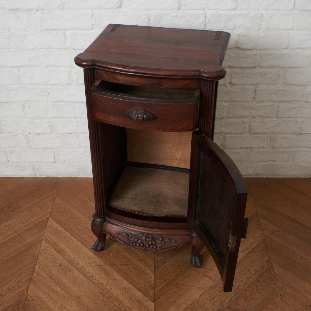 西洋クラシック ウォールナット材キャビネット