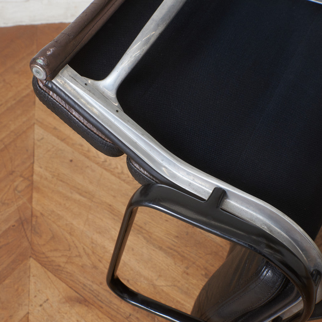 イームズ ソフトパッド マネジメントチェア