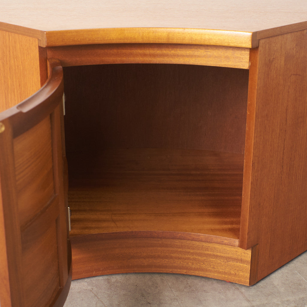 ヴィンテージ 凹型コーナーキャビネット