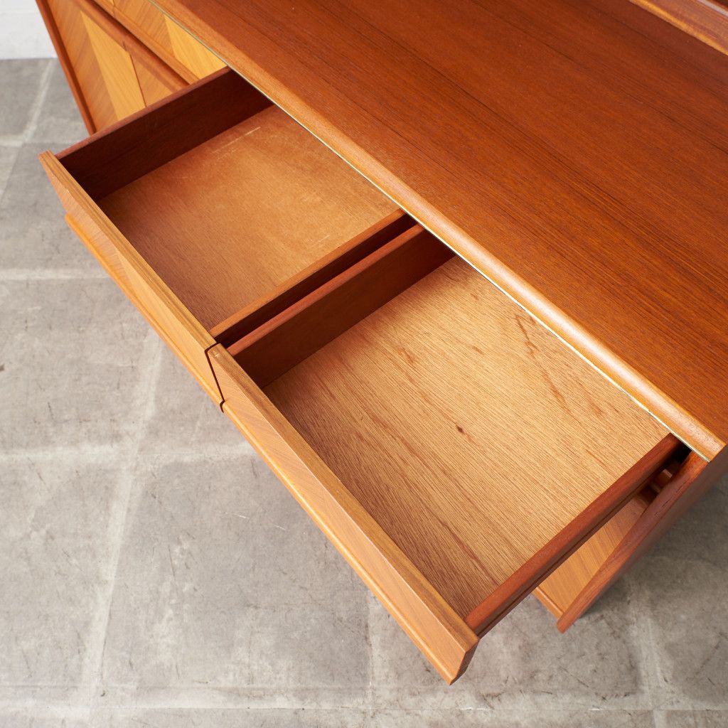 Chevron ヴィンテージ ウォールキャビネット