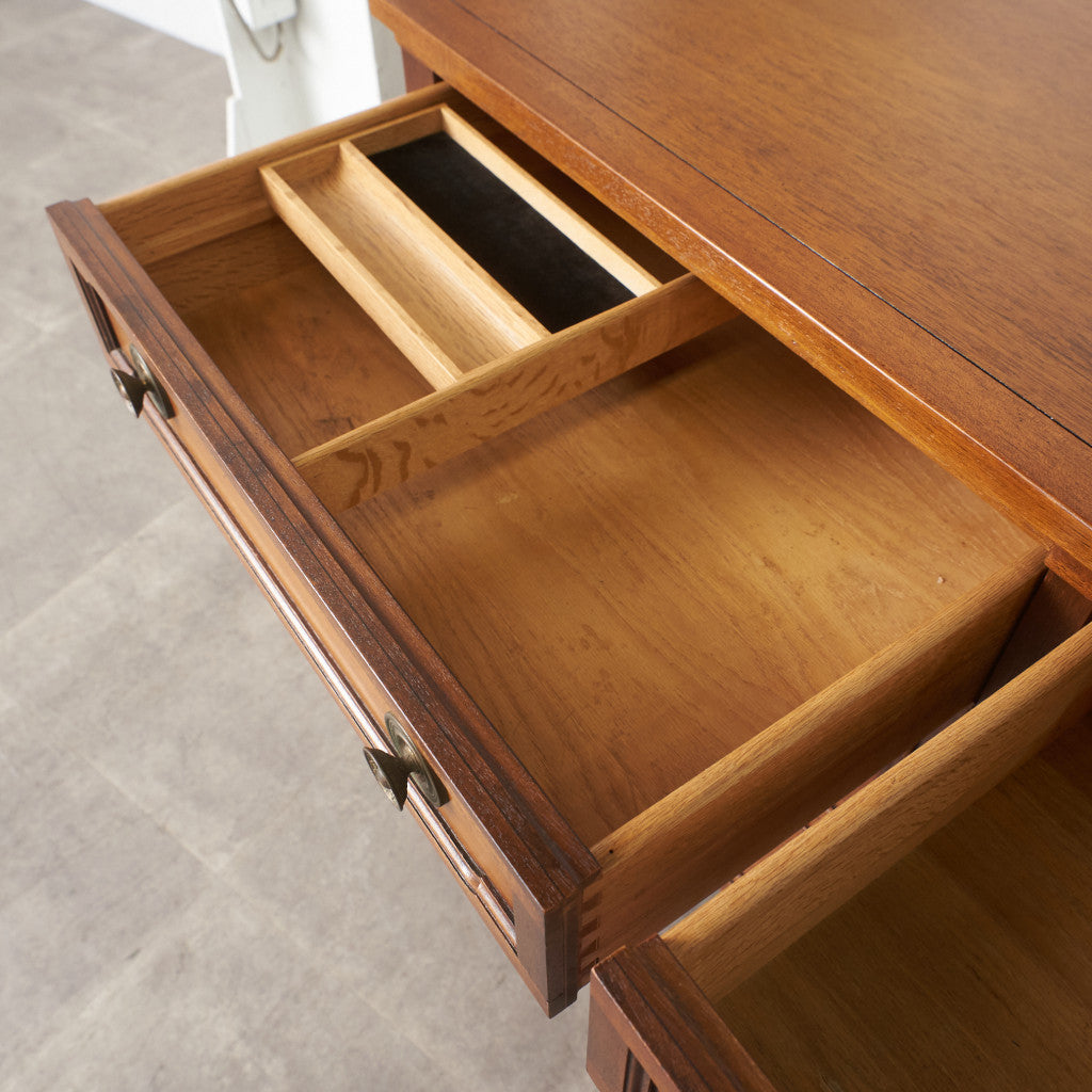 TRIUNE チェストボード