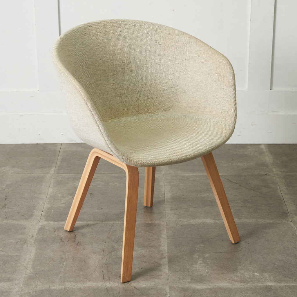 ABOUT A CHAIR アバウト ア チェア