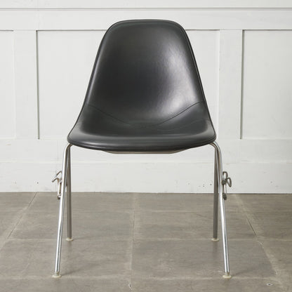 サイドシェルチェア スタッキングベース