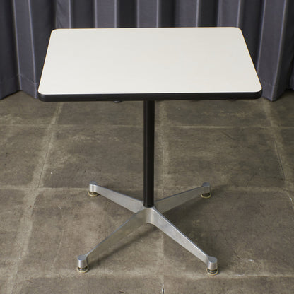 イームズ コントラクトベース テーブル