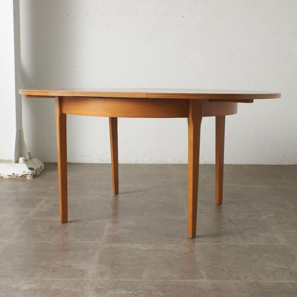 英国ヴィンテージ ラウンドダイニングテーブル