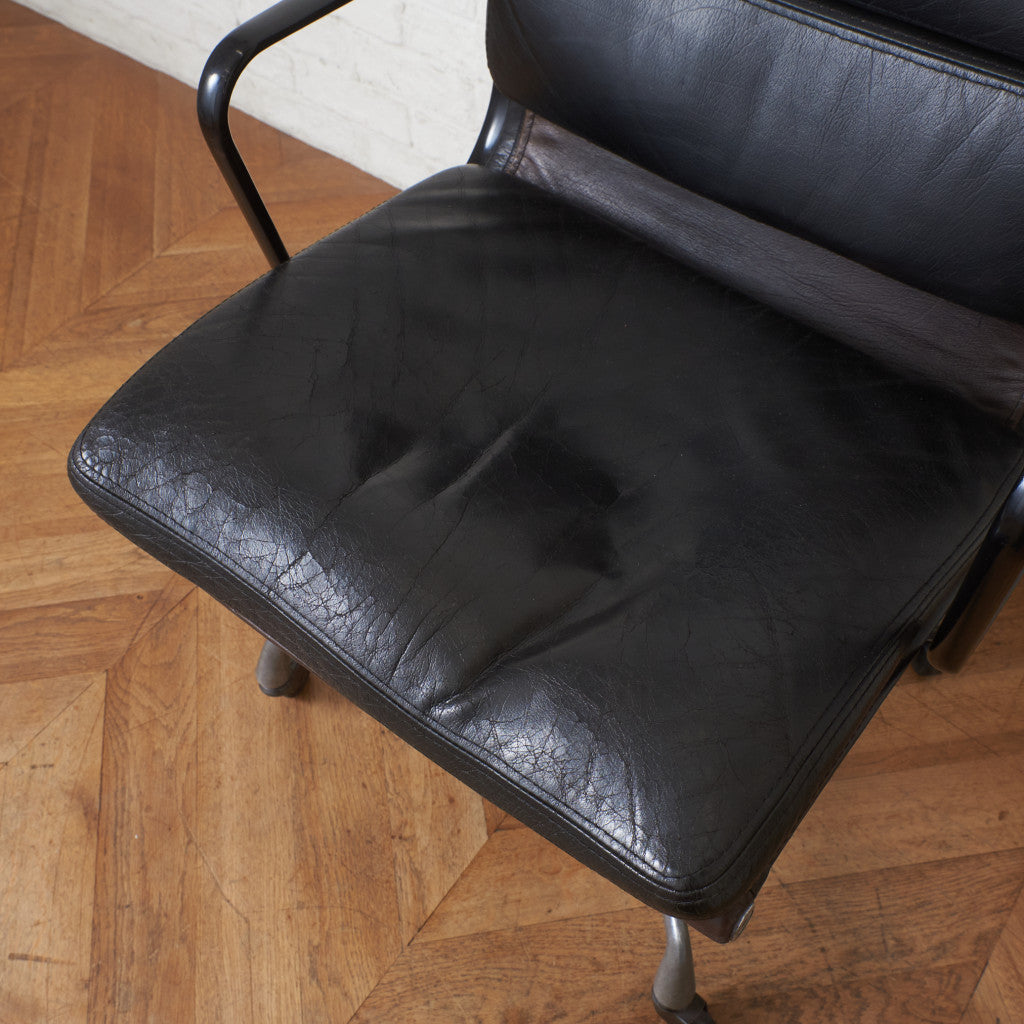 イームズ ソフトパッド マネジメントチェア