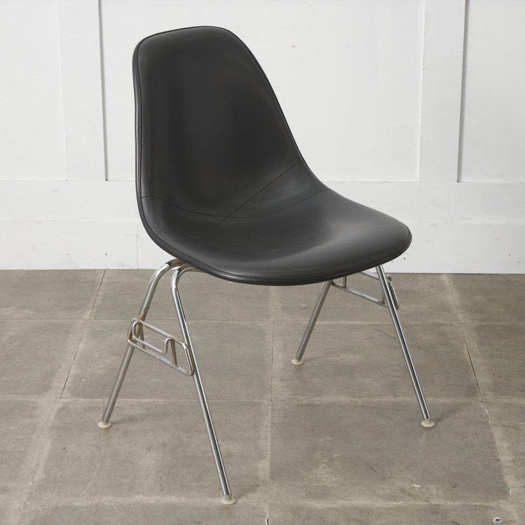 サイドシェルチェア スタッキングベース