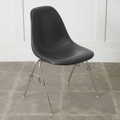 サイドシェルチェア スタッキングベース