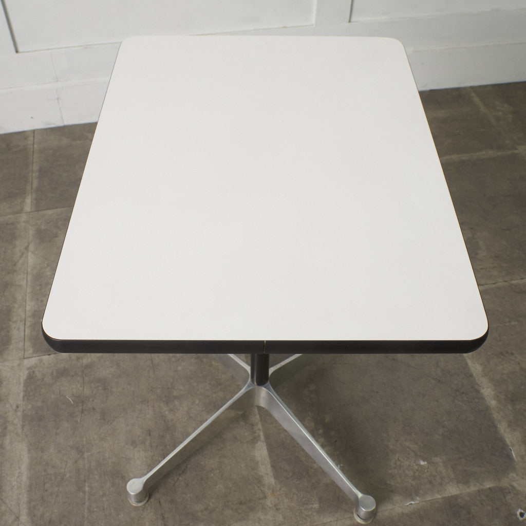 イームズ コントラクトベース テーブル｜ハーマンミラー Herman Miller