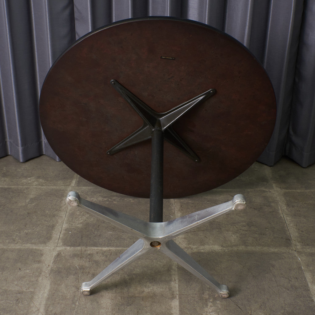 イームズ コントラクトベース ラウンドテーブル