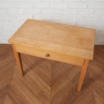 サイドテーブル