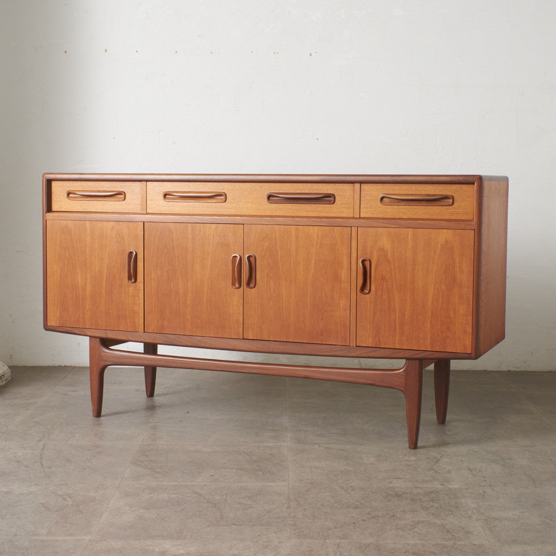 Fresco 脚付きサイドボード (4072)