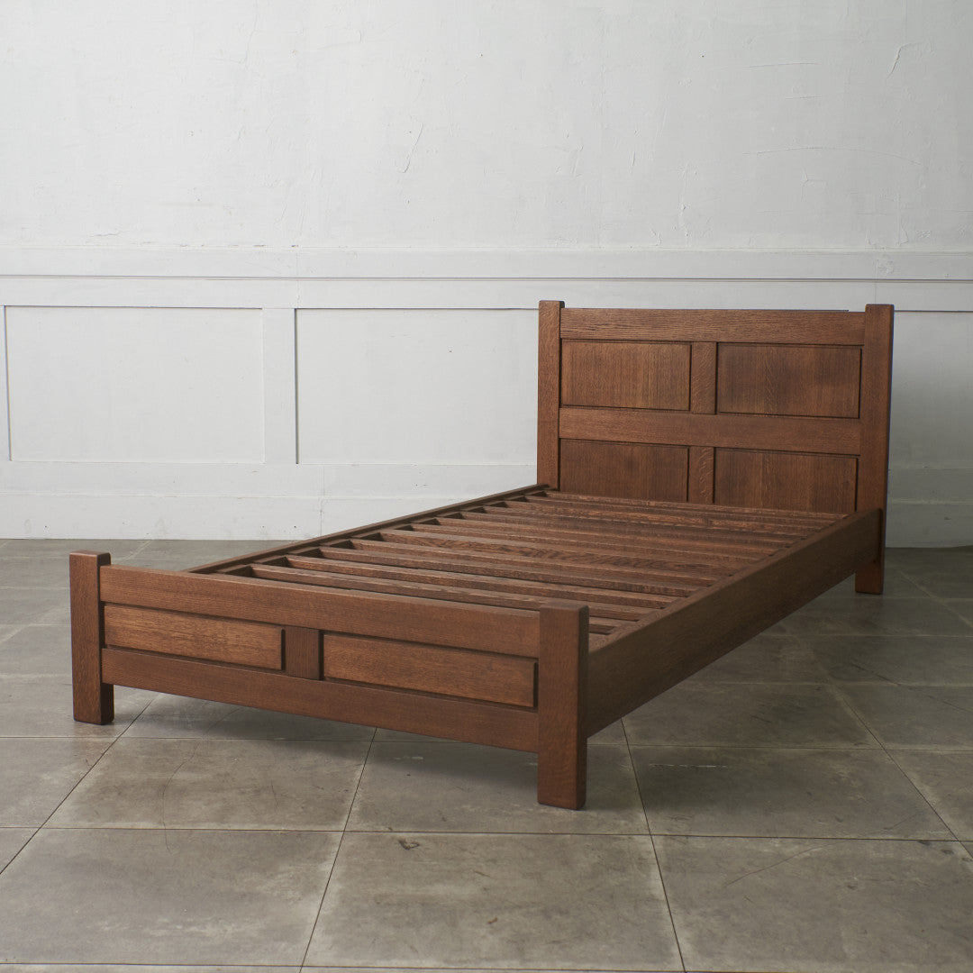 クラシック ベッドフレーム / シングルサイズ