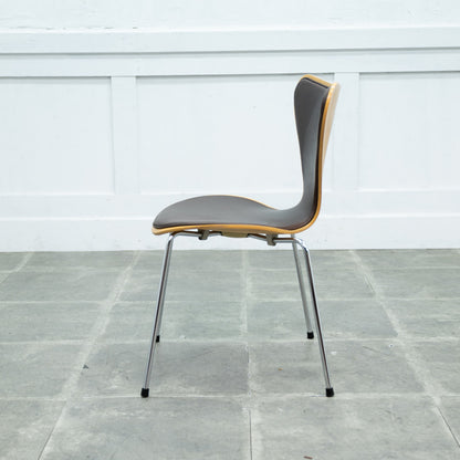 セブンチェア / フロントパディング