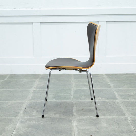 セブンチェア / フロントパディング