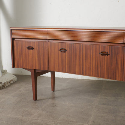 英国ヴィンテージ サイドボード