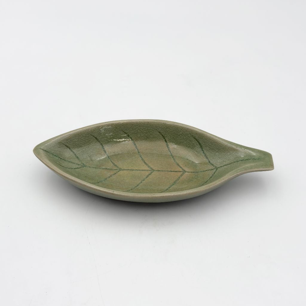 リーフ型 ディッシュ