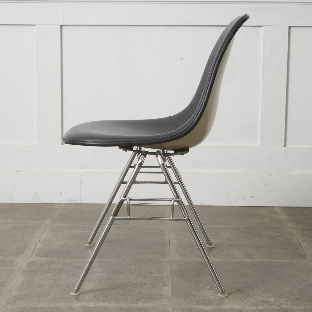 サイドシェルチェア スタッキングベース