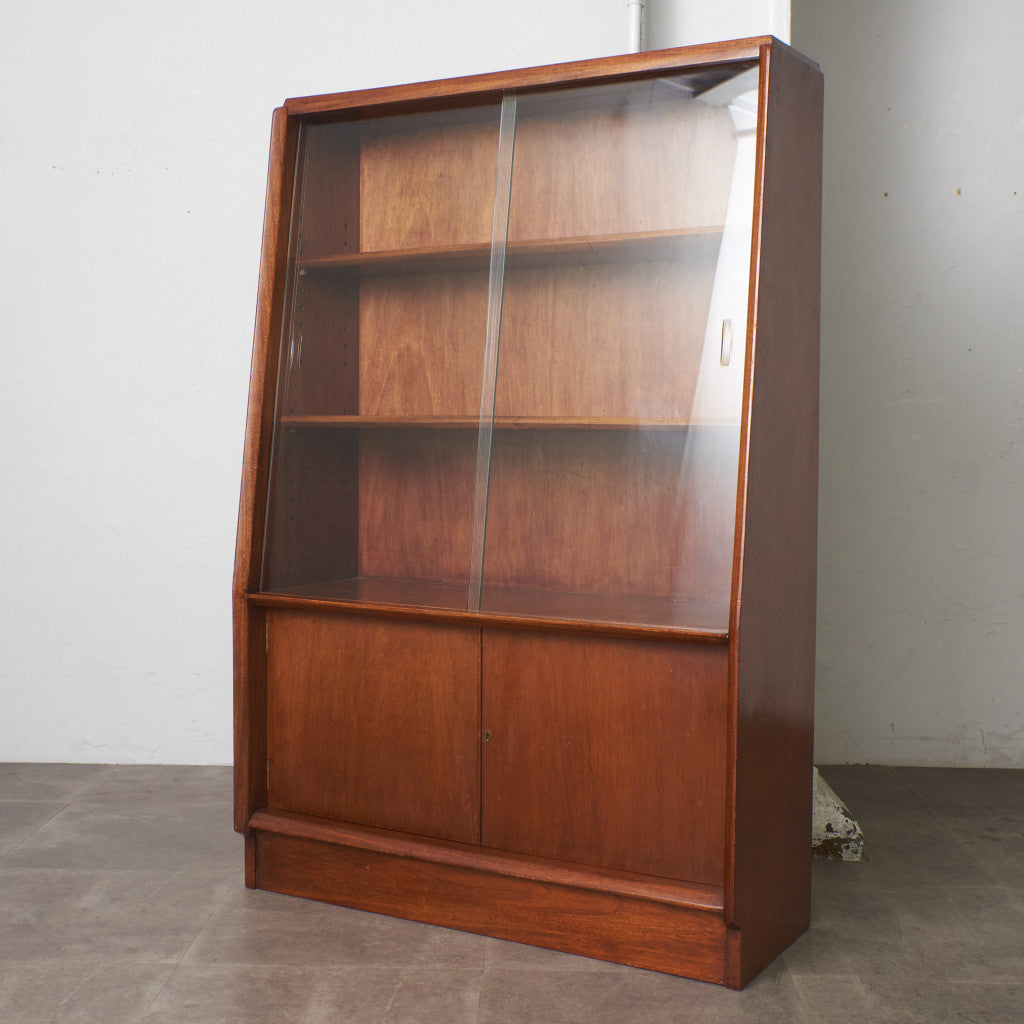 英国ヴィンテージ ガラスキャビネット