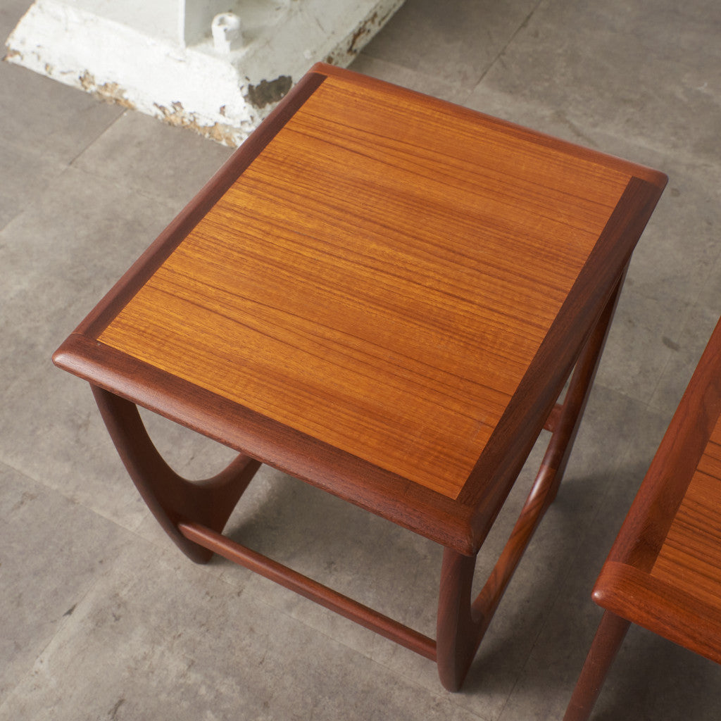 Astro セラミックタイルトップ ネストテーブル