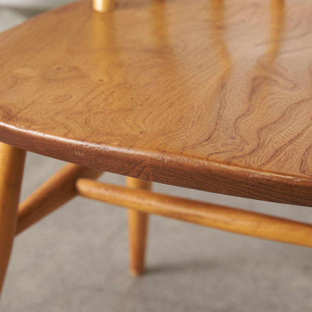 フープバックチェア