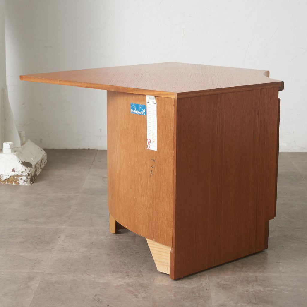 ヴィンテージ 凹型コーナーキャビネット