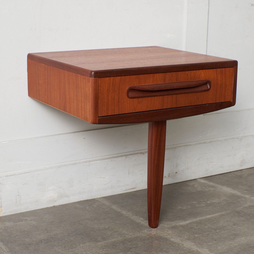 Fresco ベッドサイドテーブル