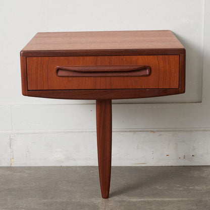 Fresco ベッドサイドテーブル