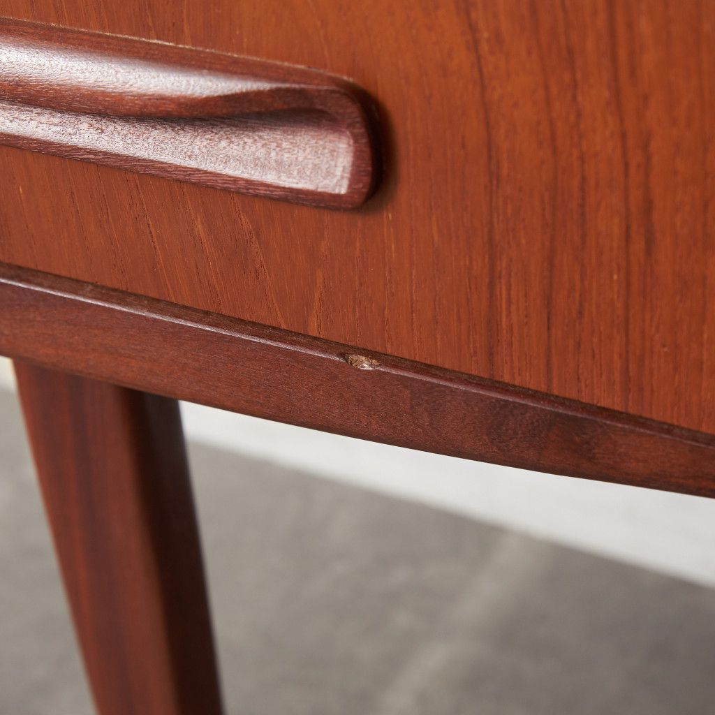 Fresco ベッドサイドテーブル