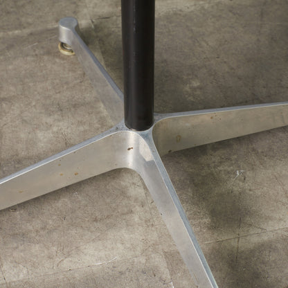 イームズ コントラクトベース テーブル