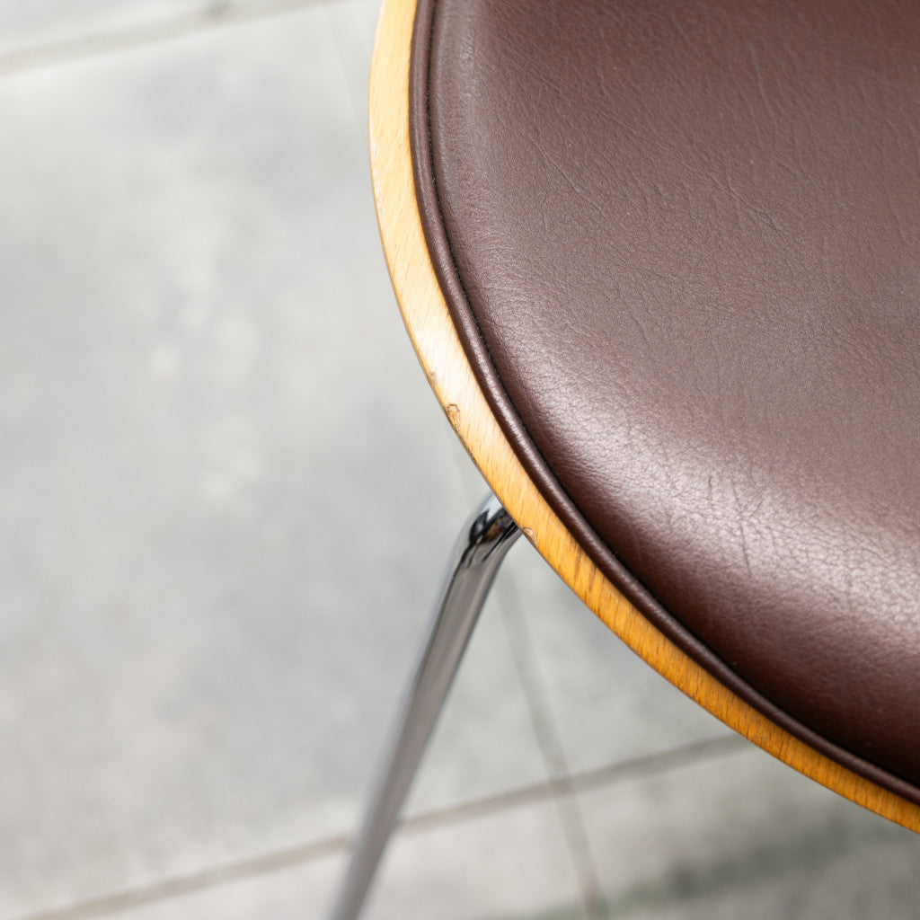 セブンチェア / フロントパディング