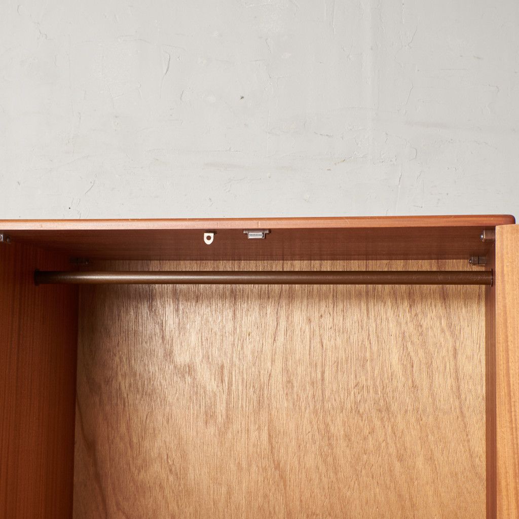 Fresco 2ドア ワードローブ (2100D)