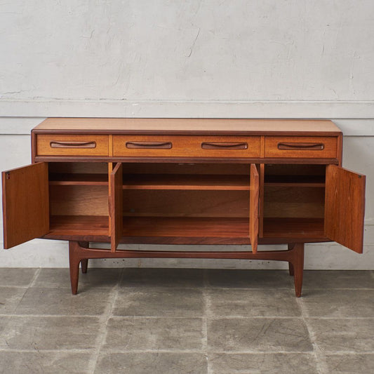 Fresco 脚付きサイドボード (4072)｜ジープラン G-PLAN｜ビクター・ブラムウェル・ウィルキンス Victor Bramwell Wilkins