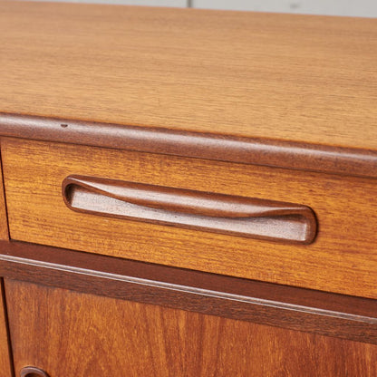 Fresco 脚付きサイドボード (4072)｜ジープラン G-PLAN｜ビクター・ブラムウェル・ウィルキンス Victor Bramwell Wilkins