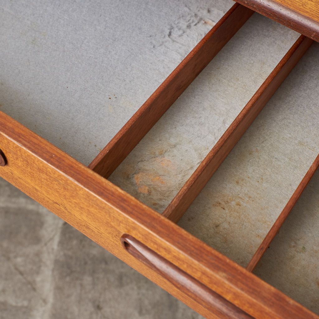 Fresco 脚付きサイドボード (4072)｜ジープラン G-PLAN｜ビクター・ブラムウェル・ウィルキンス Victor Bramwell Wilkins