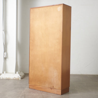 Cumbrae ヴィンテージ ガラスキャビネット