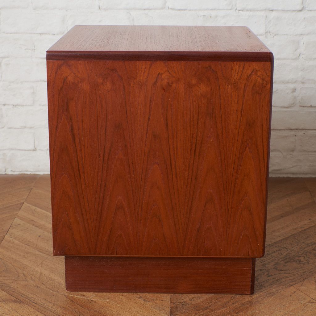 New Fresco 3段サイドチェスト 3-Drawer Chest (2603)｜ジープラン G-PLAN｜ビクター・ブラムウェル・ウィルキンス Victor Bramwell Wilkins