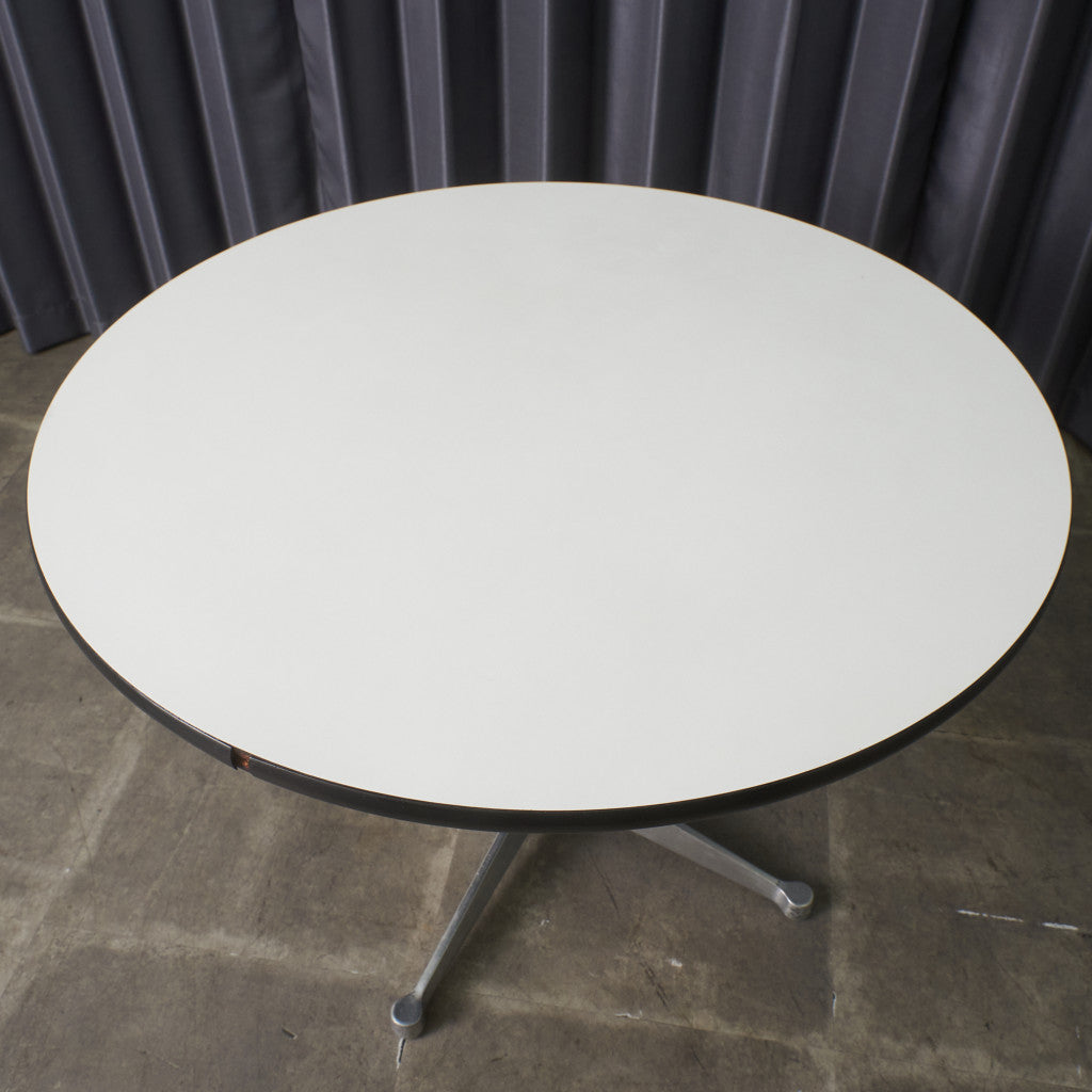 イームズ コントラクトベース ラウンドテーブル