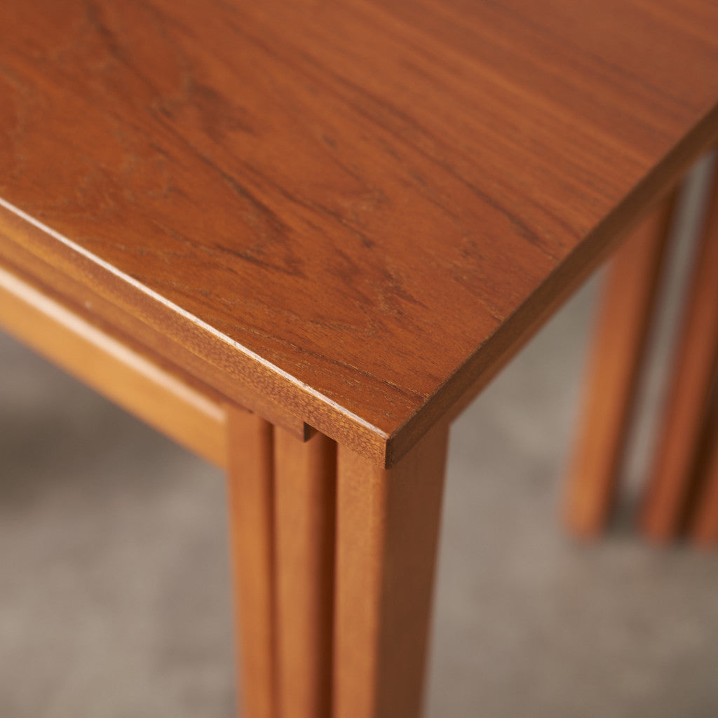 英国ヴィンテージ ネストテーブル