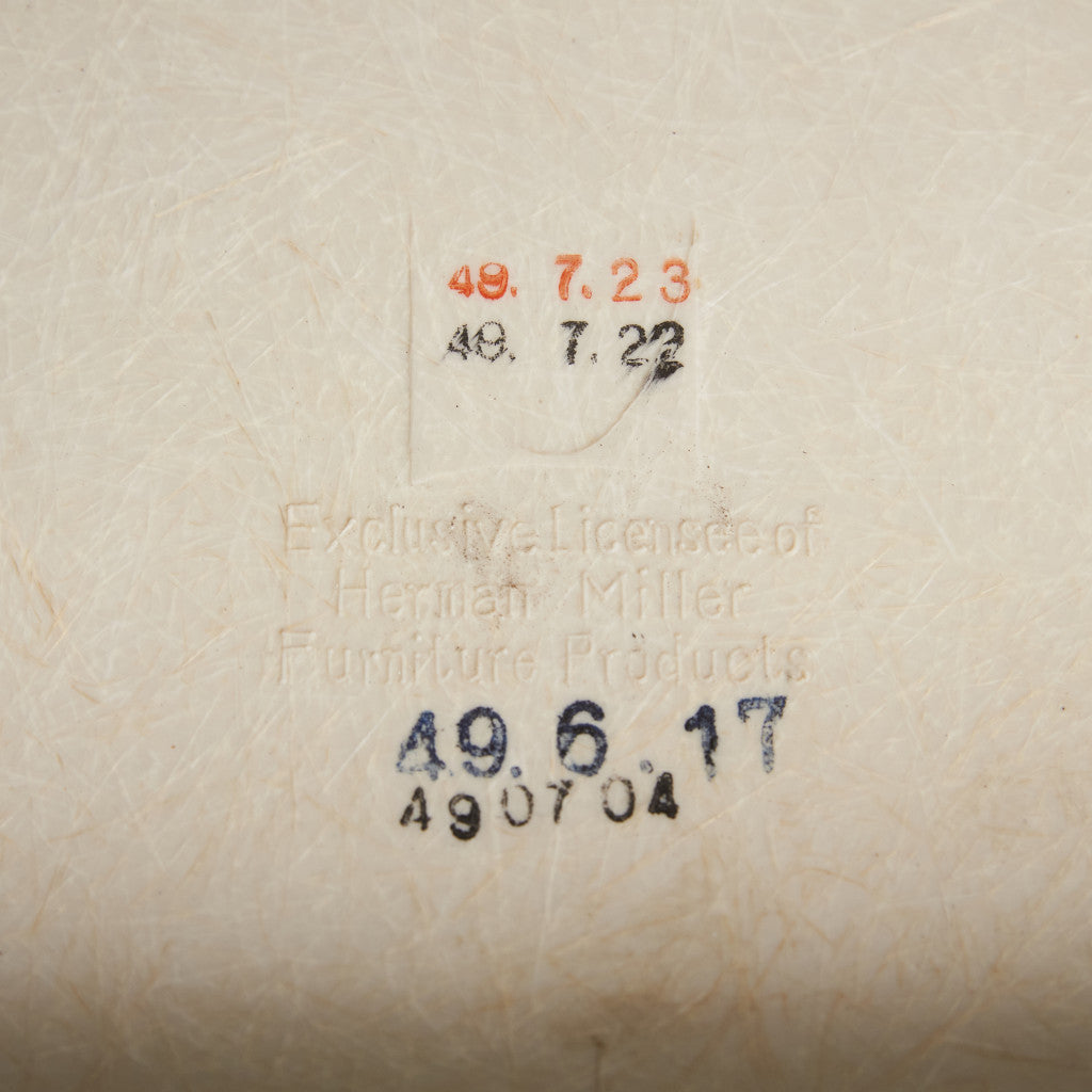 サイドシェルチェア スタッキングベース